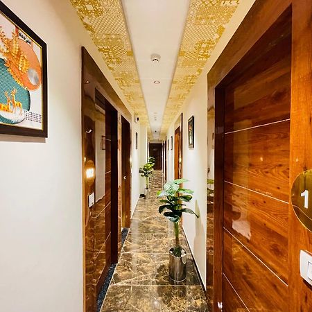 Hotel Avenue Sky Ahmadabad Zewnętrze zdjęcie