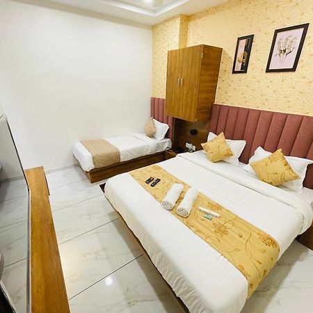 Hotel Avenue Sky Ahmadabad Zewnętrze zdjęcie