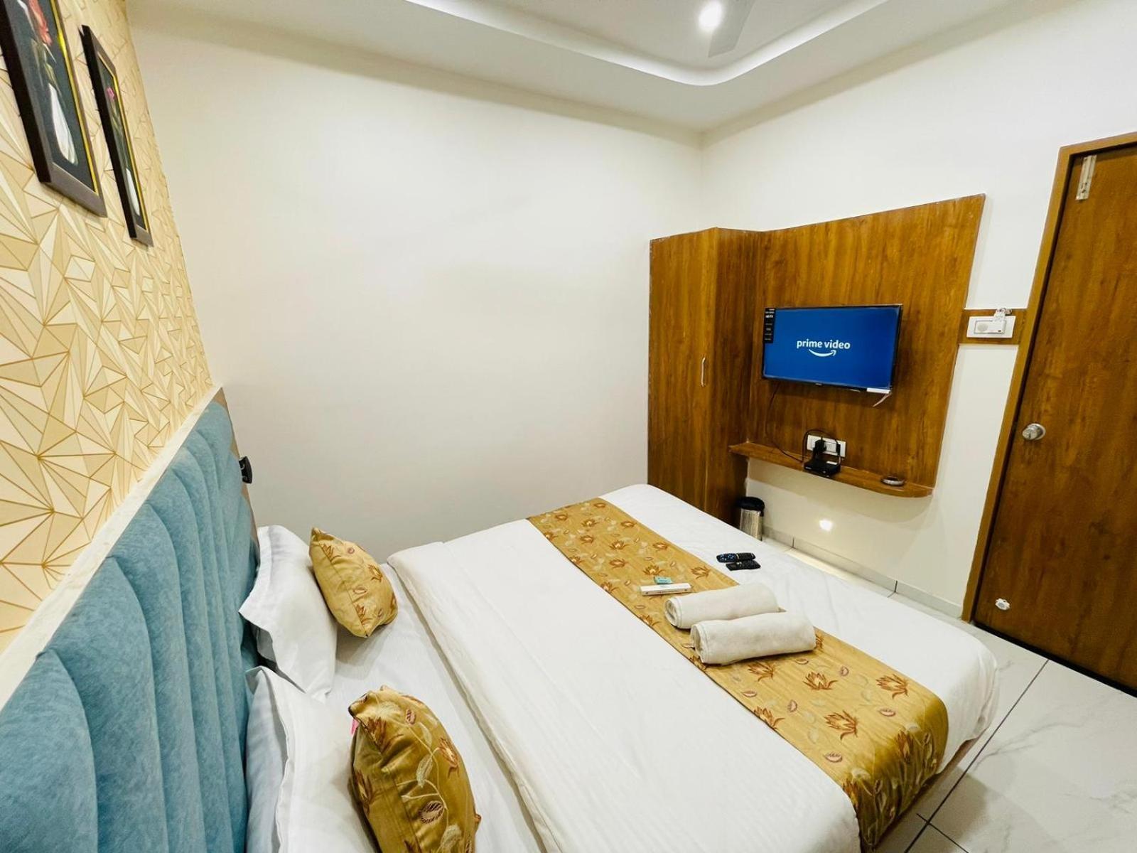 Hotel Avenue Sky Ahmadabad Zewnętrze zdjęcie