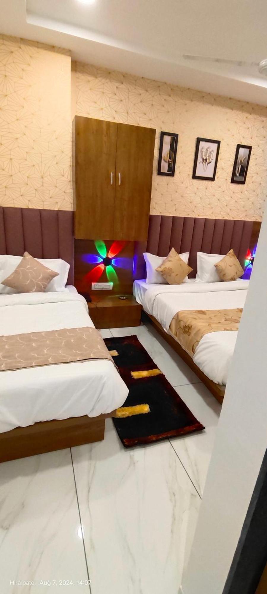 Hotel Avenue Sky Ahmadabad Zewnętrze zdjęcie