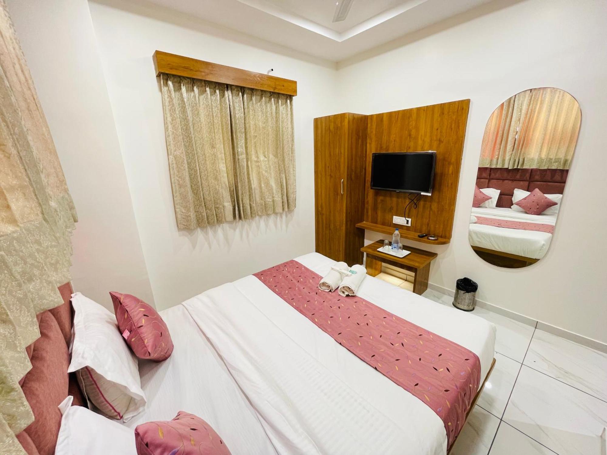 Hotel Avenue Sky Ahmadabad Zewnętrze zdjęcie