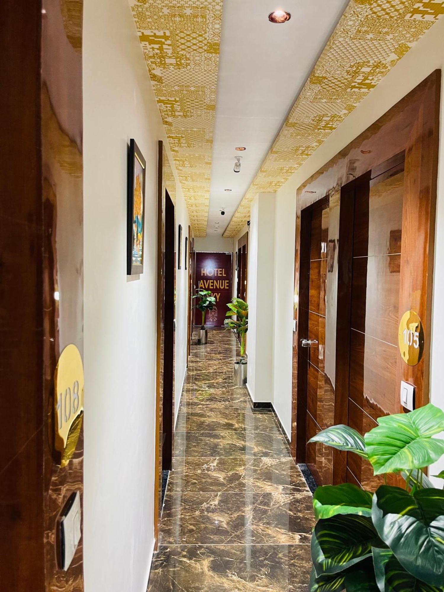 Hotel Avenue Sky Ahmadabad Zewnętrze zdjęcie