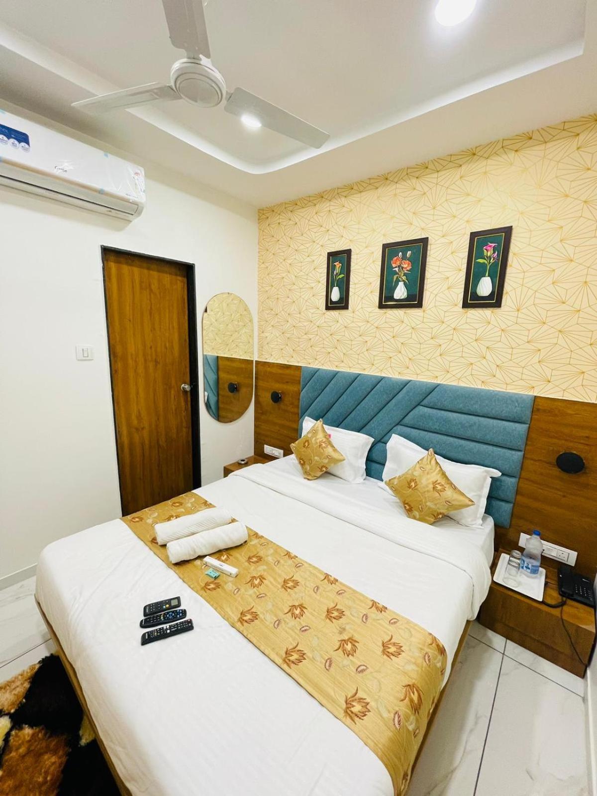 Hotel Avenue Sky Ahmadabad Zewnętrze zdjęcie